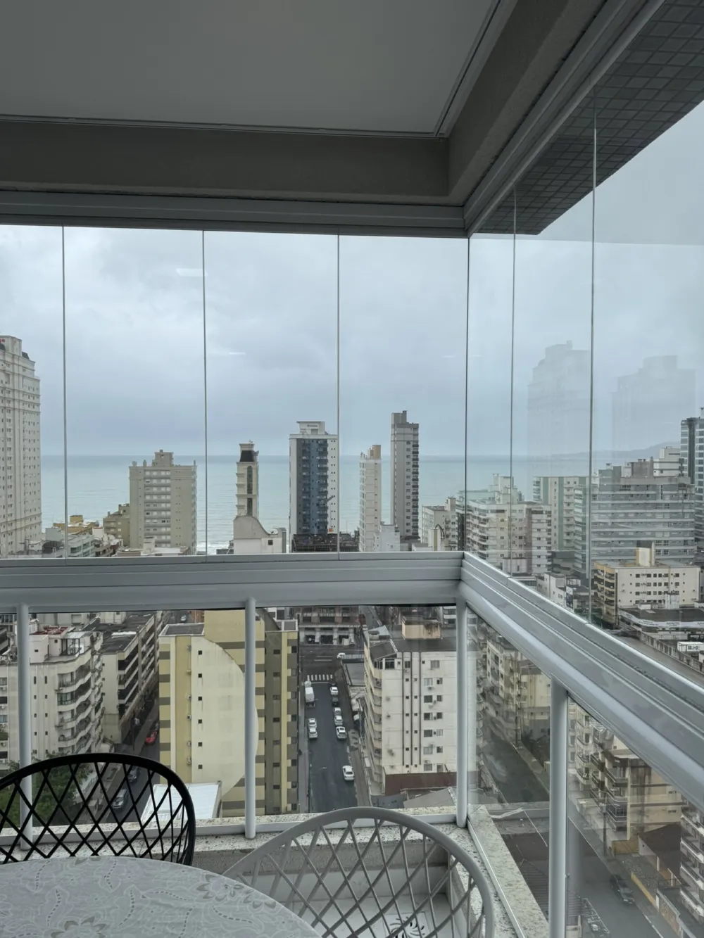 Apartamento para venda no bairro Meia Praia em Itapema