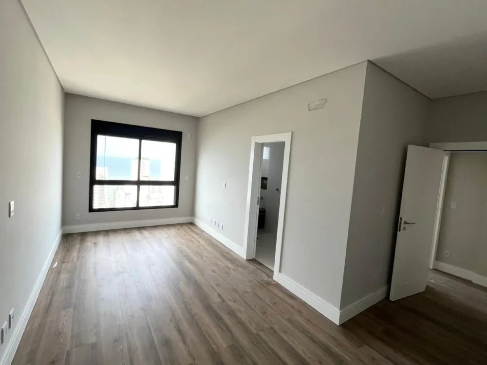 Apartamento para venda no bairro Meia Praia em Itapema