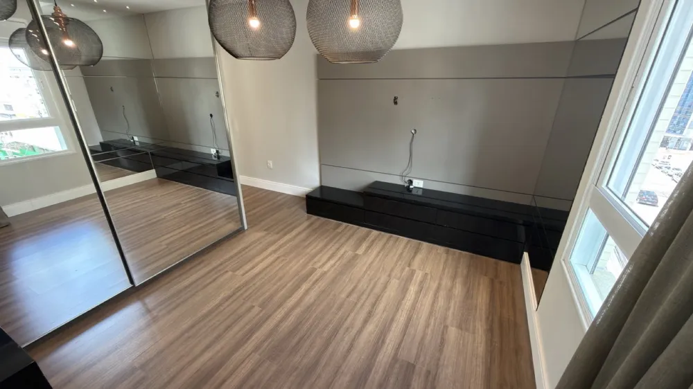 Apartamento para venda no bairro Meia Praia em Itapema
