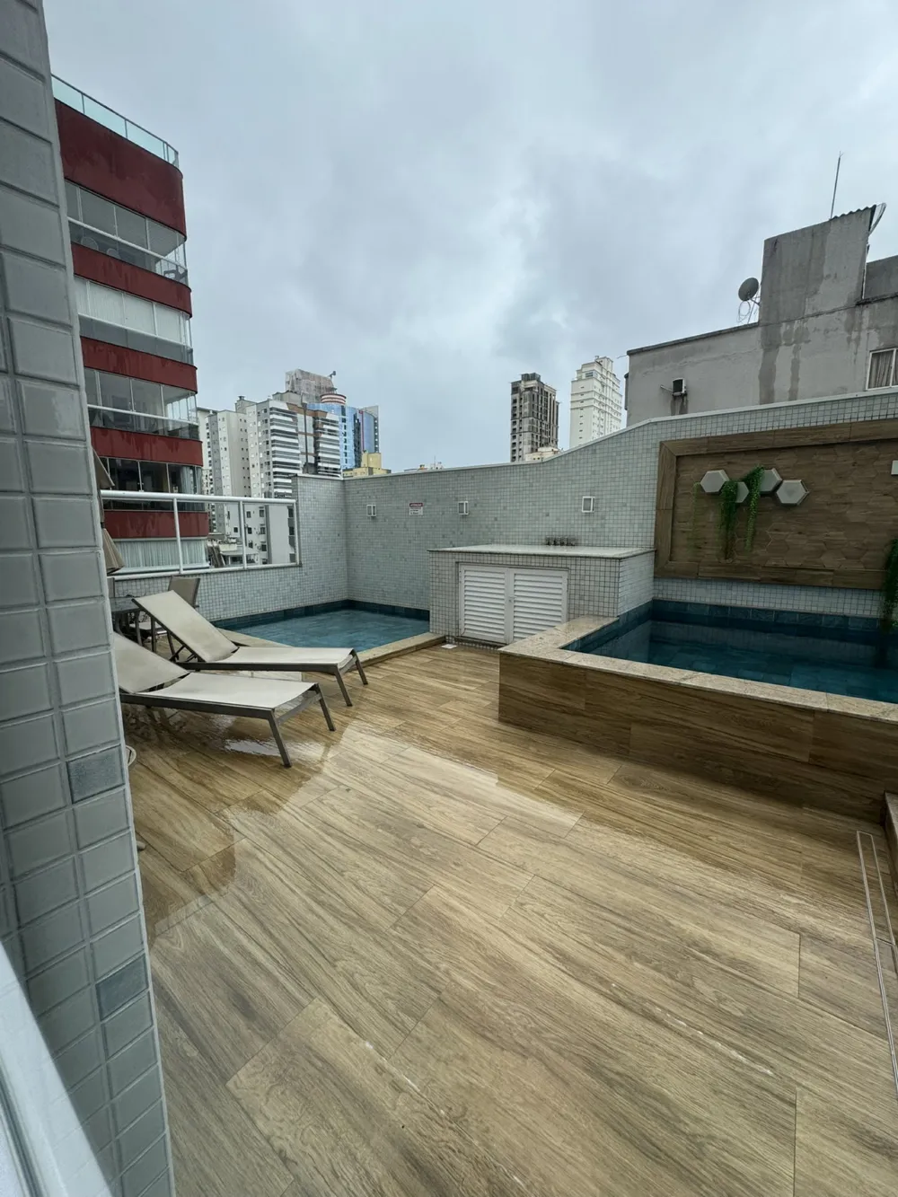 Apartamento para venda no bairro Meia Praia em Itapema
