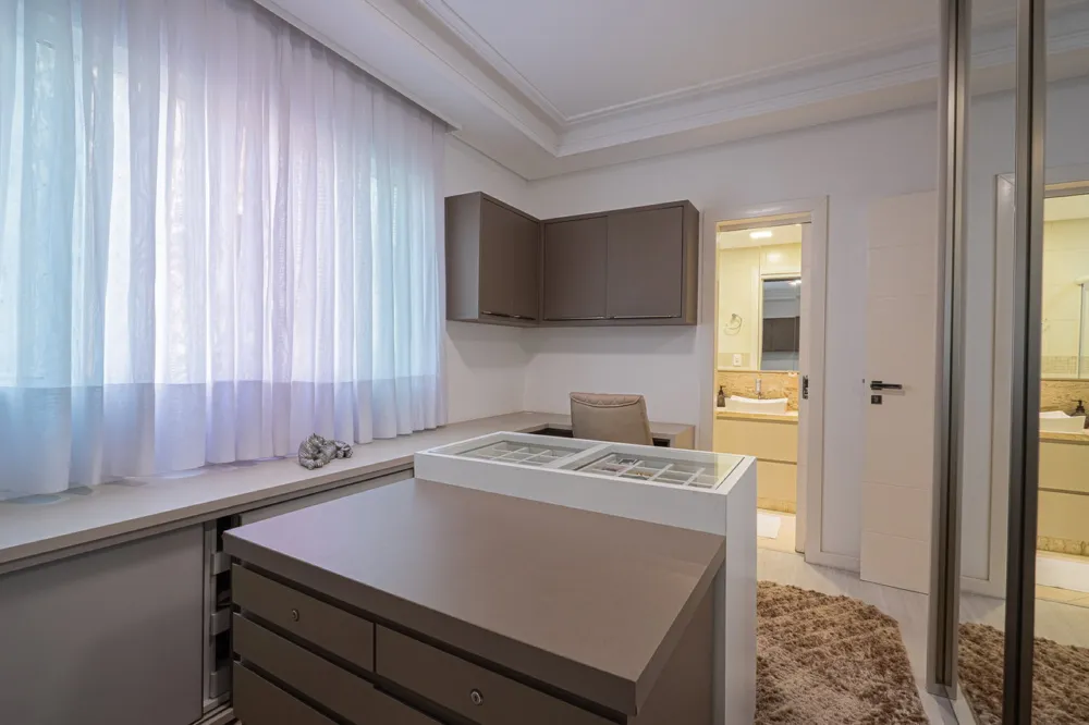 Apartamento para venda no bairro Meia Praia em Itapema