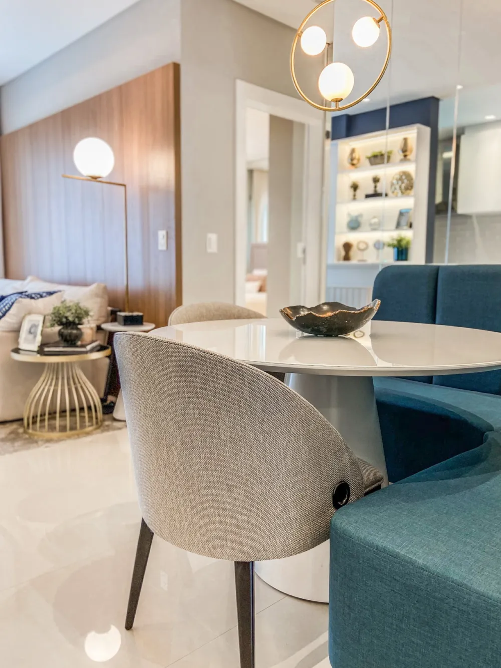 Apartamento para venda no bairro Meia Praia em Itapema