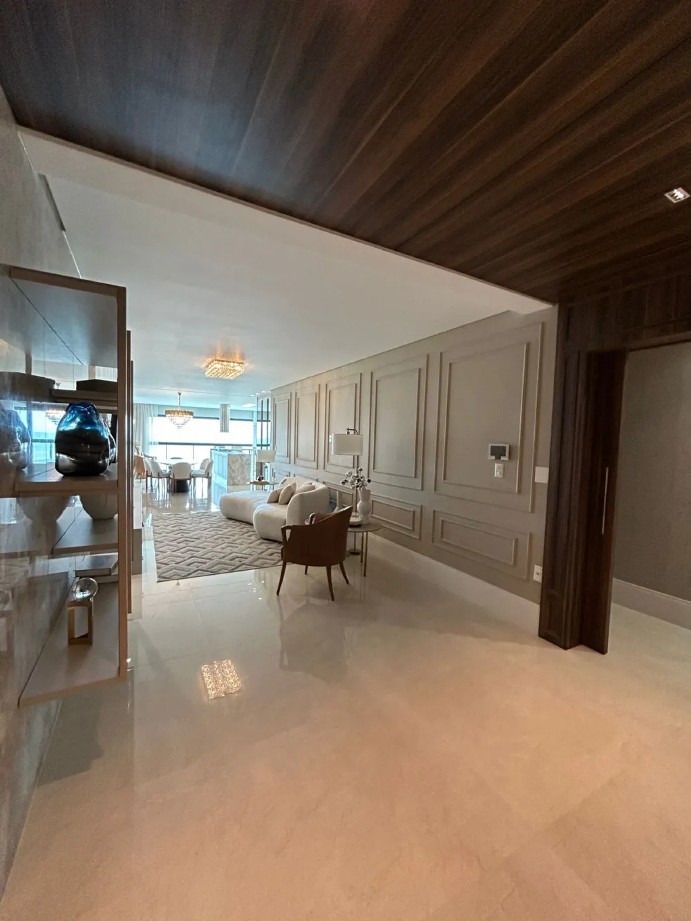 Apartamento para venda no bairro Meia Praia em Itapema