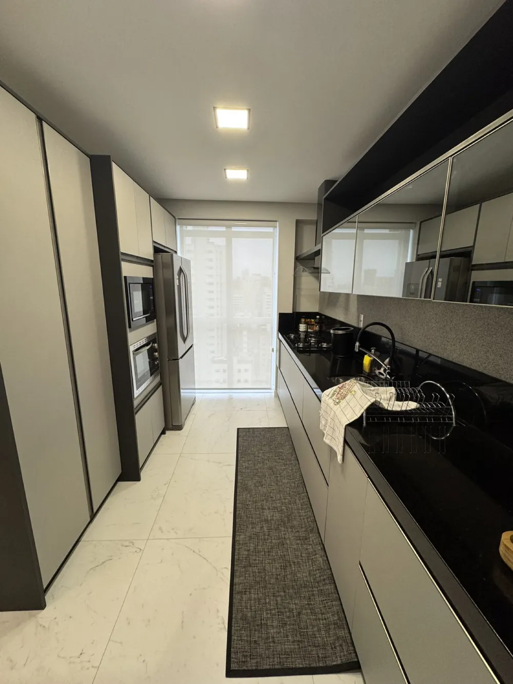 Apartamento para venda no bairro Meia Praia em Itapema