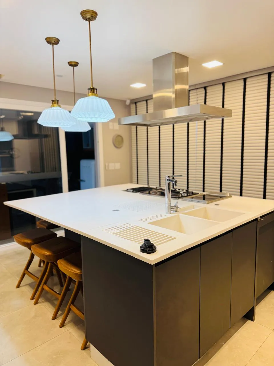 Casa 4 quartos para venda no bairro Barra em Balneário Camboriú