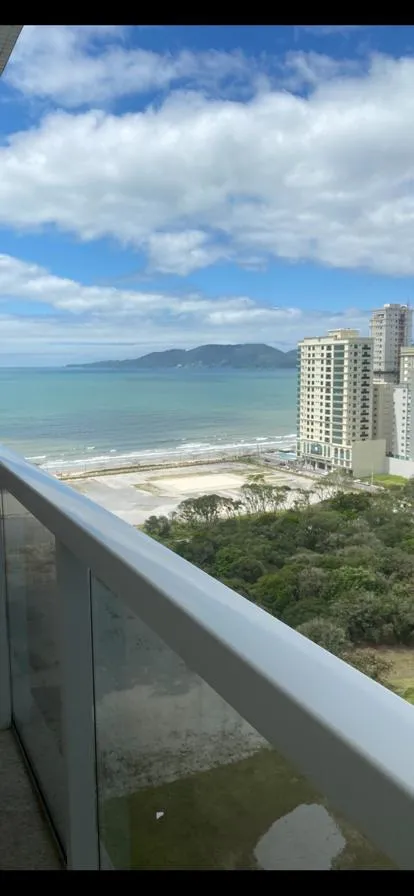 Apartamento para venda no bairro Meia Praia em Itapema