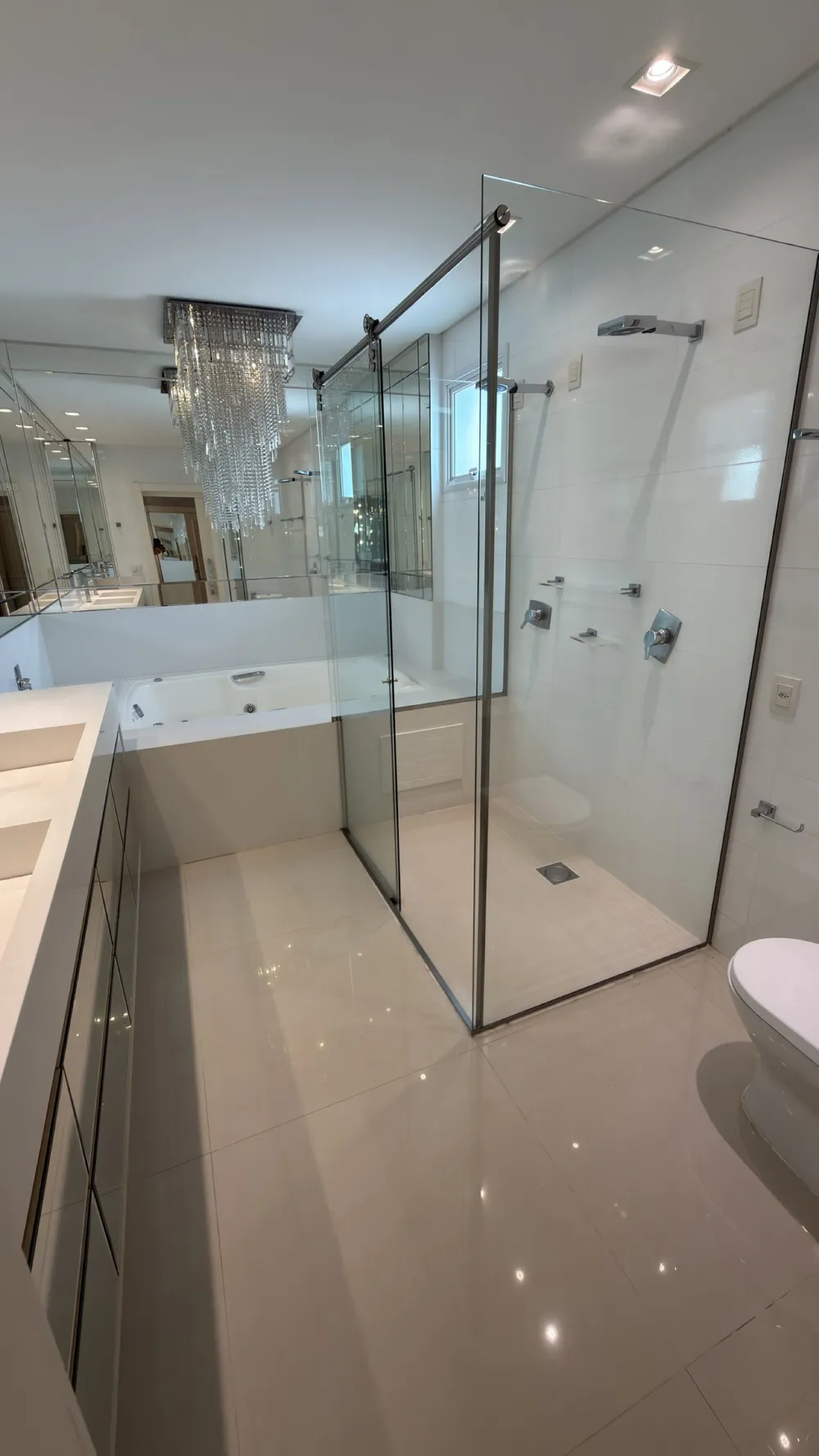 Apartamento para venda no bairro Meia Praia em Itapema