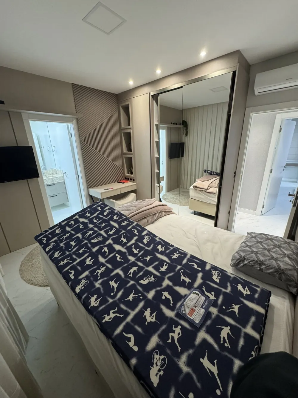 Apartamento para venda no bairro Meia Praia em Itapema