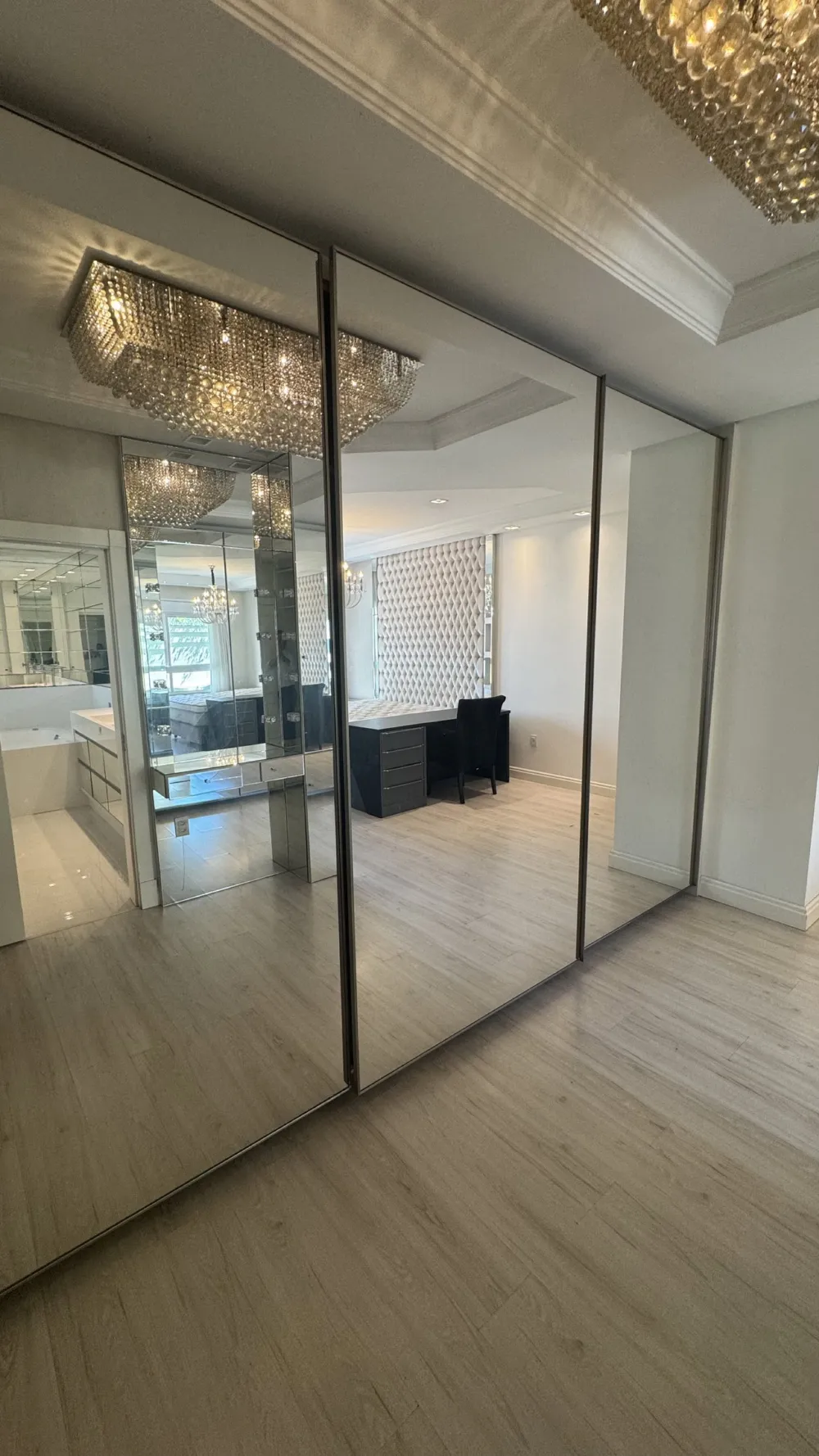 Apartamento para venda no bairro Meia Praia em Itapema
