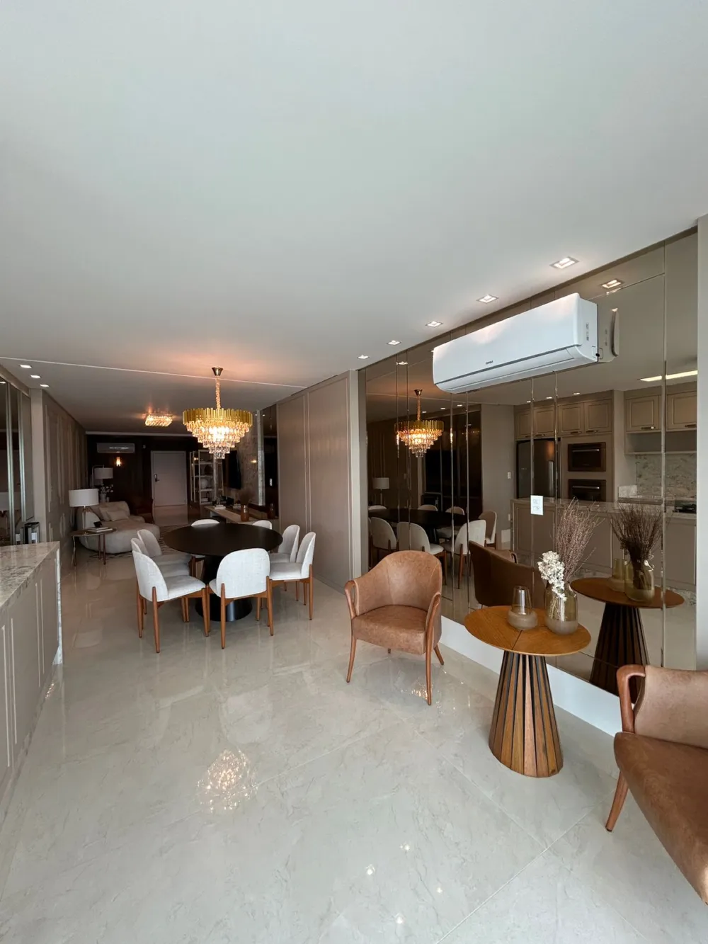 Apartamento para venda no bairro Meia Praia em Itapema