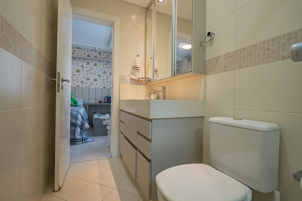 Apartamento para venda no bairro Meia Praia em Itapema