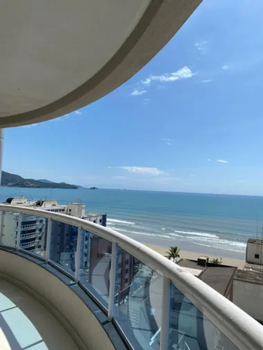 Imóvel em Meia Praia