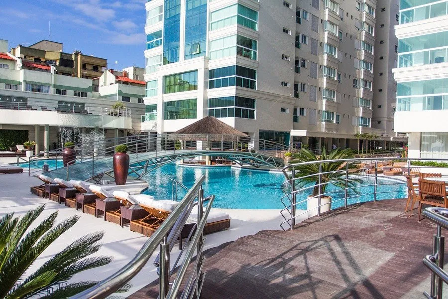 Apartamento para venda no bairro Meia Praia em Itapema