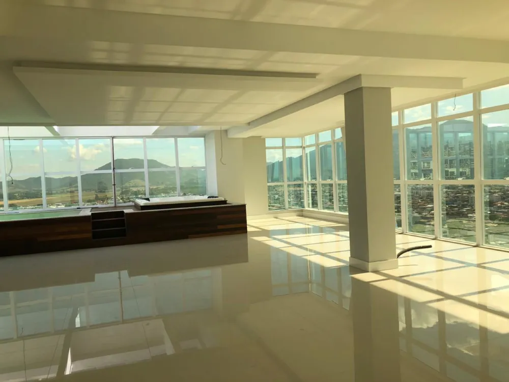 Apartamento para venda no bairro Meia Praia em Itapema