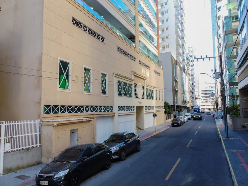 Apartamento para venda no bairro Meia Praia em Itapema