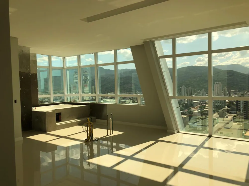 Apartamento para venda no bairro Meia Praia em Itapema