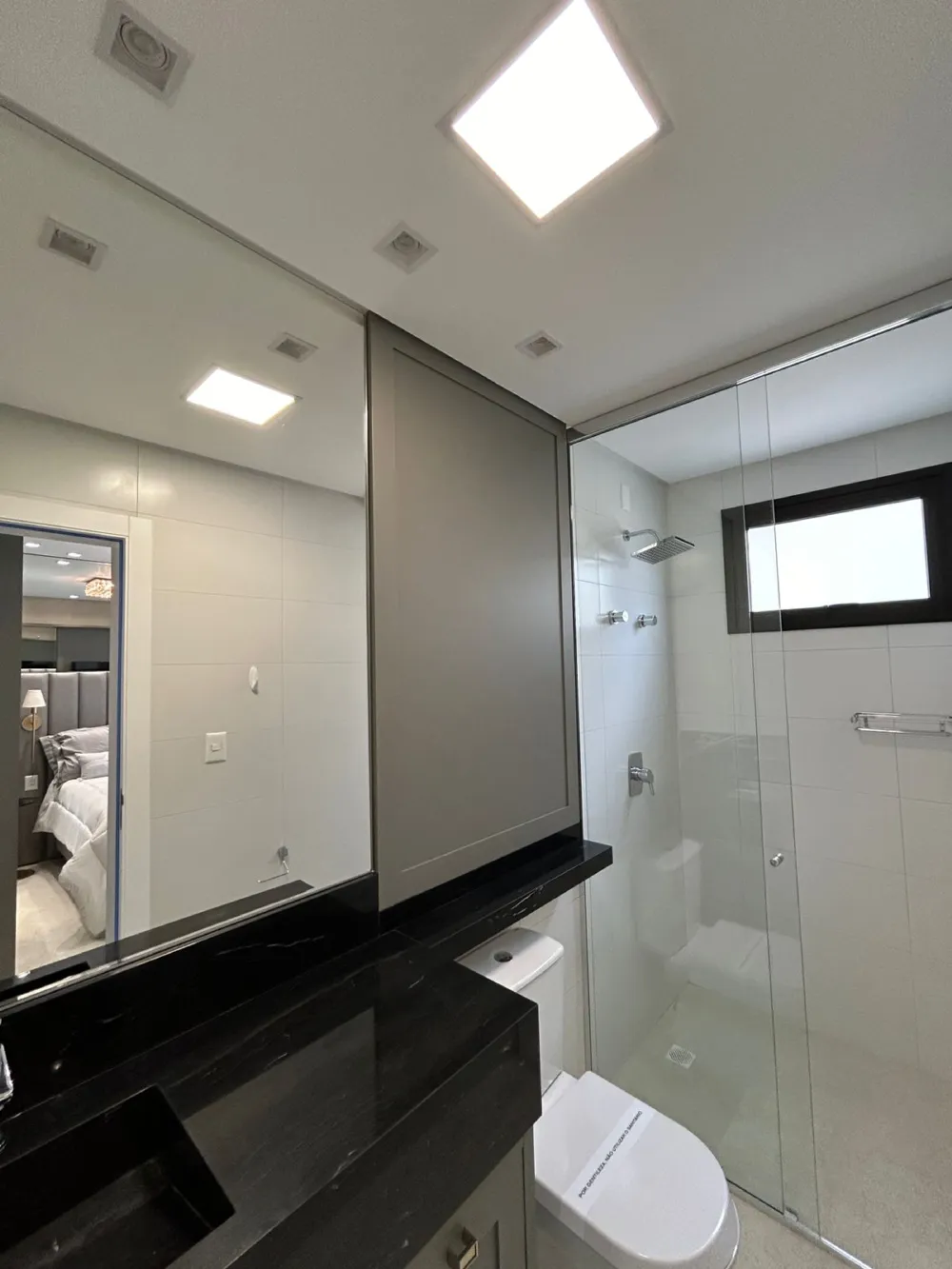 Apartamento para venda no bairro Meia Praia em Itapema