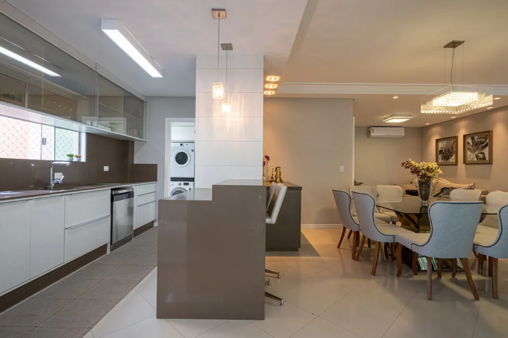 Apartamento para venda no bairro Meia Praia em Itapema
