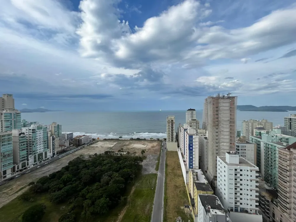 Apartamento para venda no bairro Meia Praia em Itapema