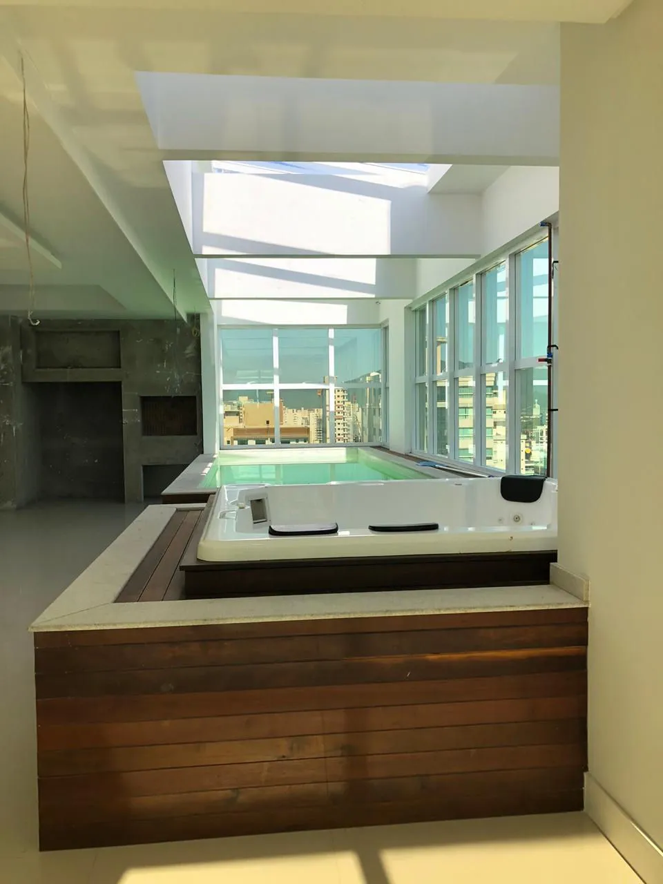 Apartamento para venda no bairro Meia Praia em Itapema