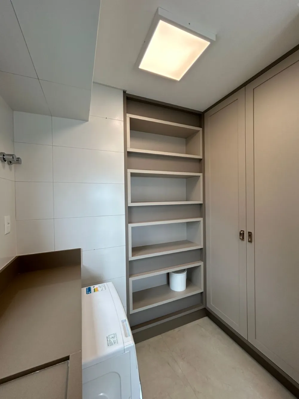 Apartamento para venda no bairro Meia Praia em Itapema