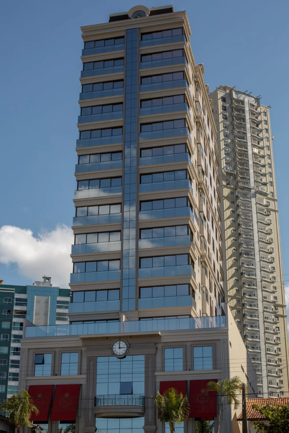 Apartamento 4 quartos para venda no bairro Canto da Praia em Itapema