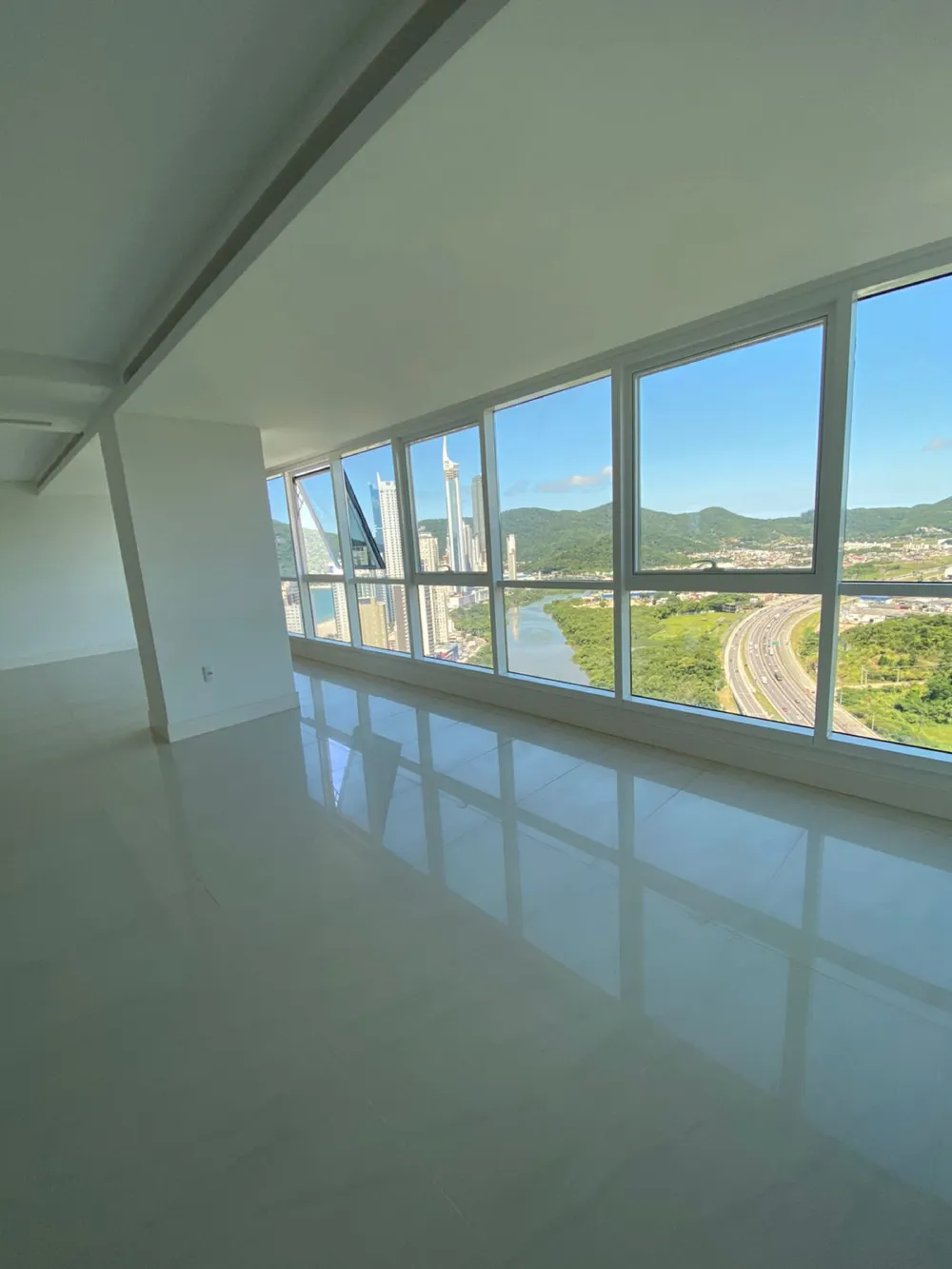 Apartamento para venda no bairro Barra Sul em Balneário Camboriú