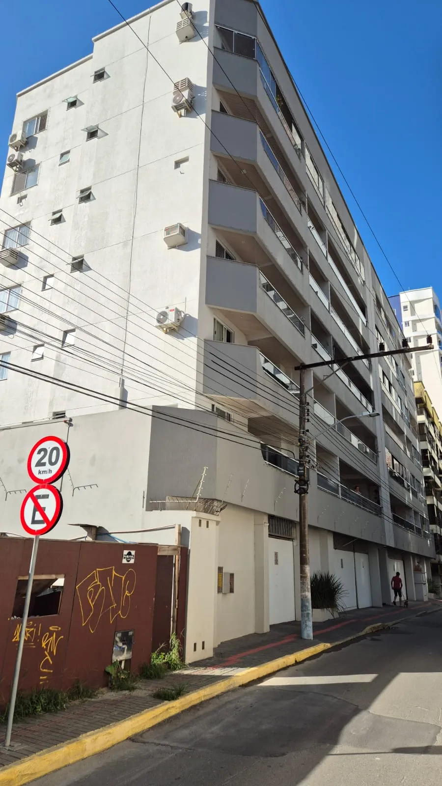 Apartamento para venda no bairro Meia Praia em Itapema