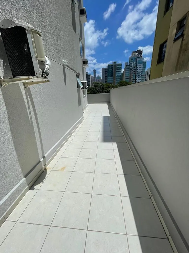 Apartamento para venda no bairro Meia Praia em Itapema