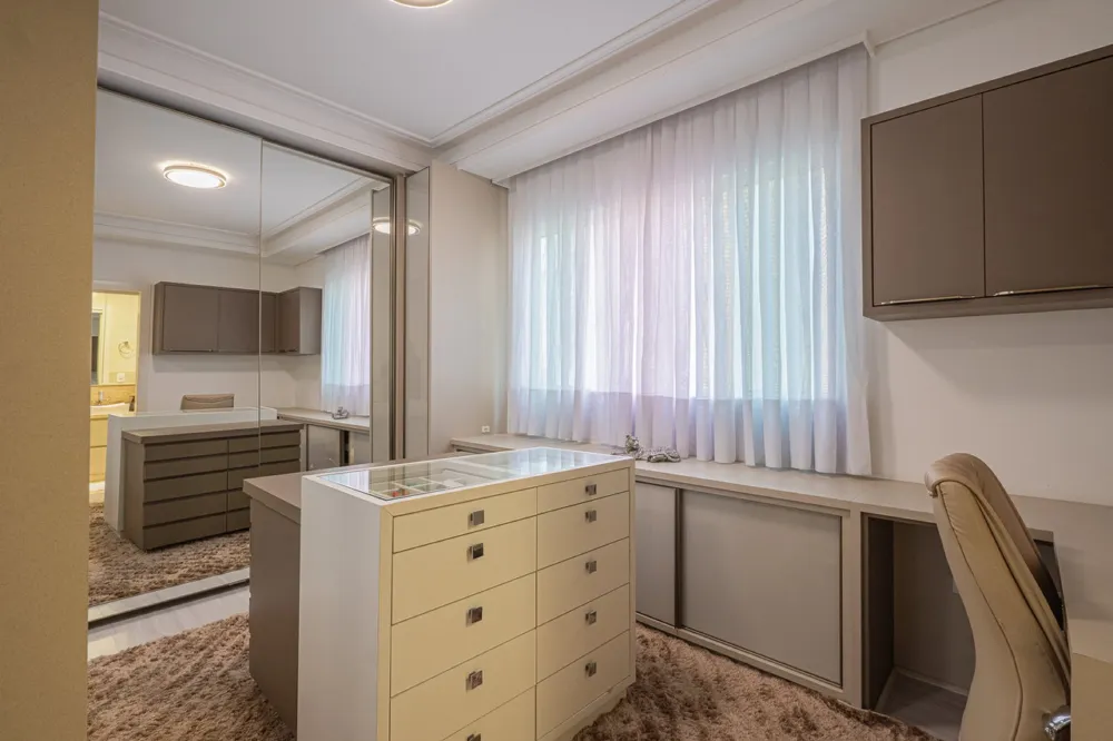 Apartamento para venda no bairro Meia Praia em Itapema