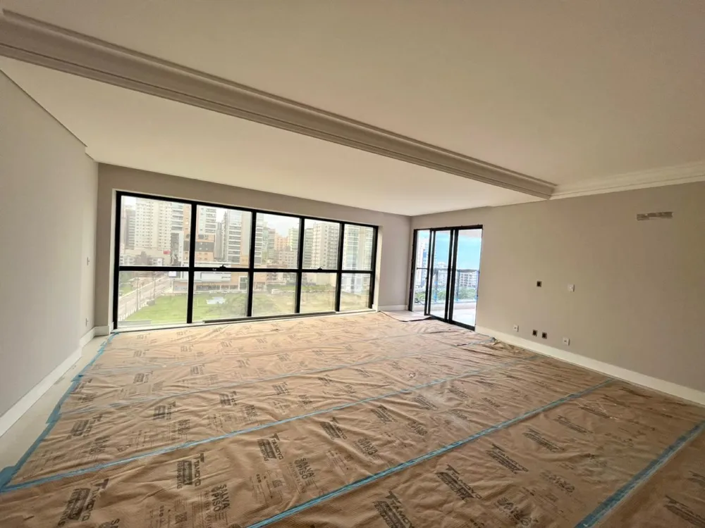 Apartamento para venda no bairro Meia Praia em Itapema