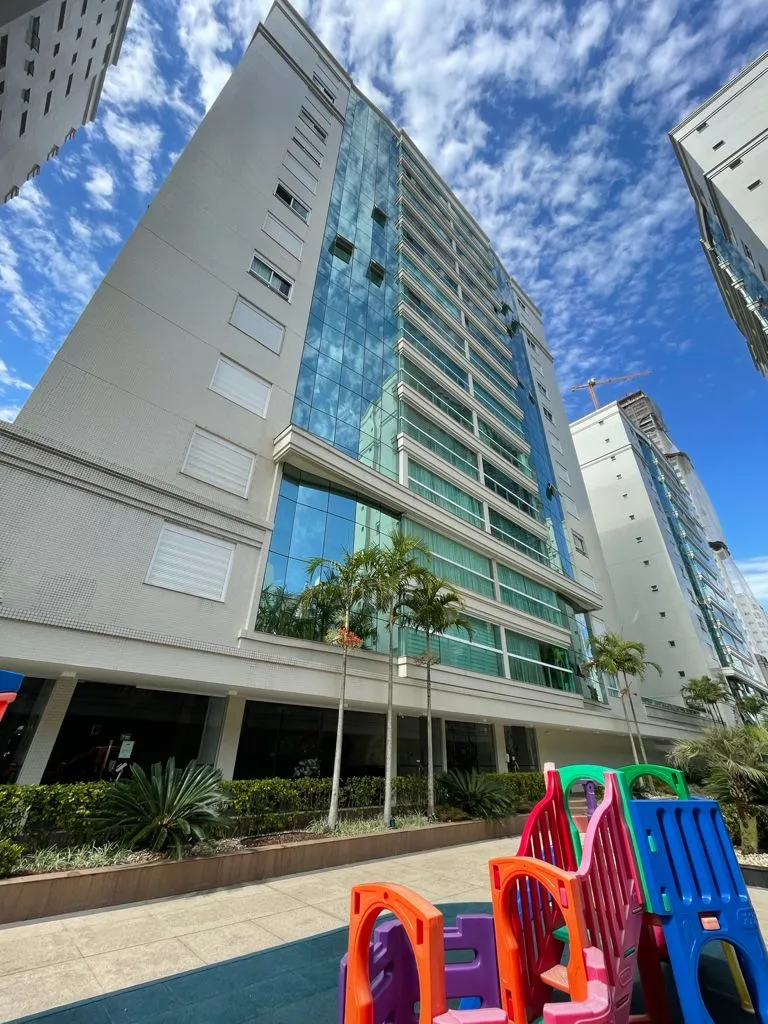 Apartamento para venda no bairro Meia Praia em Itapema
