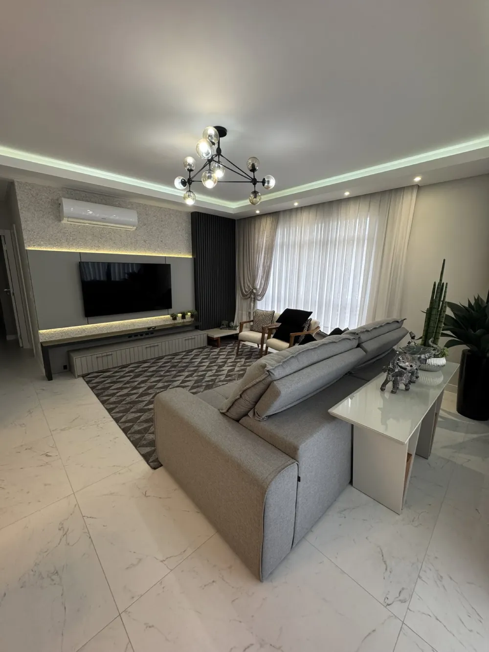 Apartamento para venda no bairro Meia Praia em Itapema