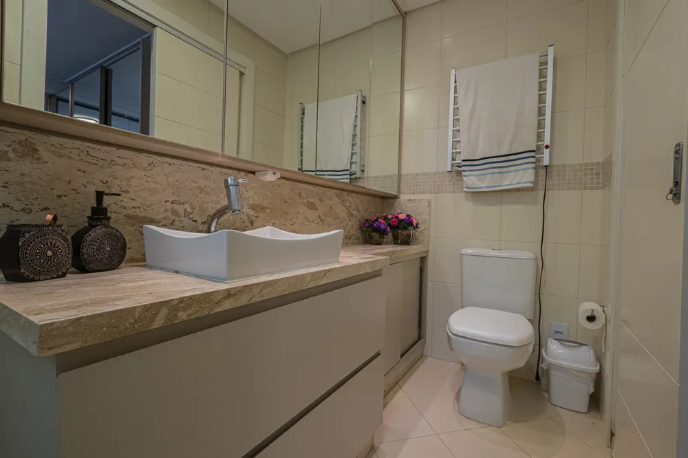 Apartamento para venda no bairro Meia Praia em Itapema