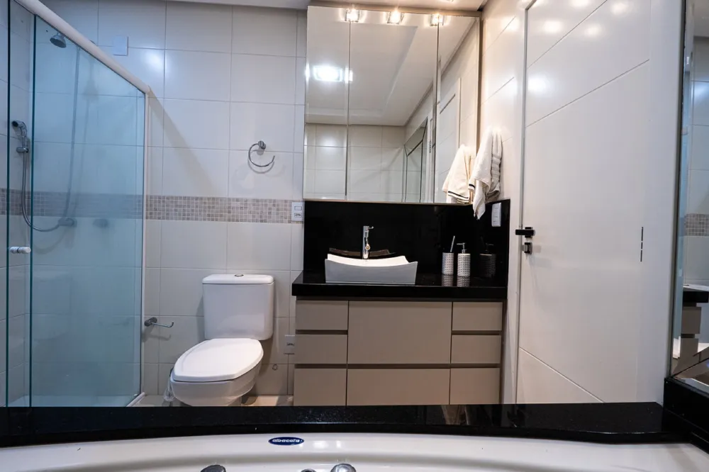 Apartamento para venda no bairro Meia Praia em Itapema