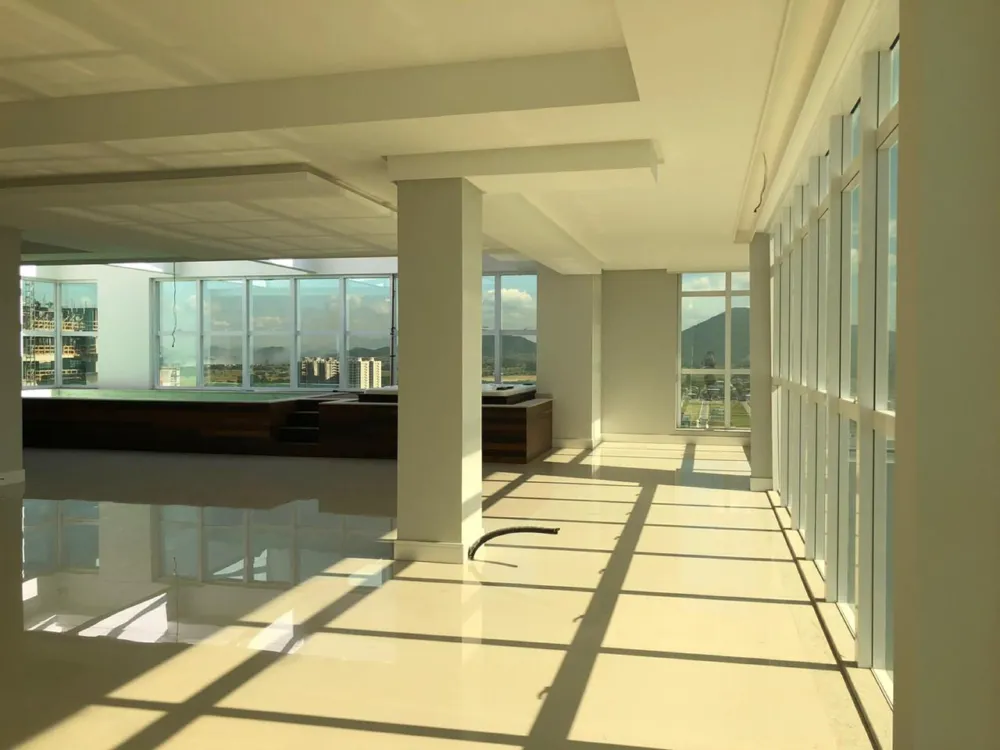 Apartamento para venda no bairro Meia Praia em Itapema