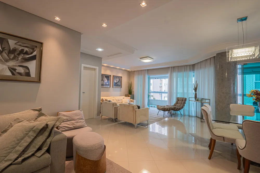 Apartamento para venda no bairro Meia Praia em Itapema
