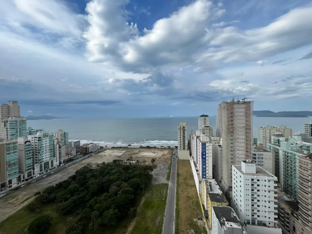 Apartamento para venda no bairro Meia Praia em Itapema