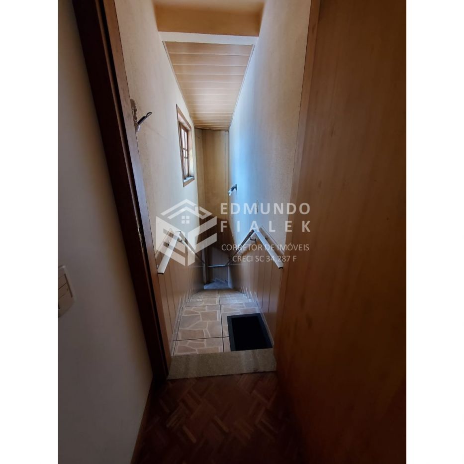 Excelente Casa com piscina.