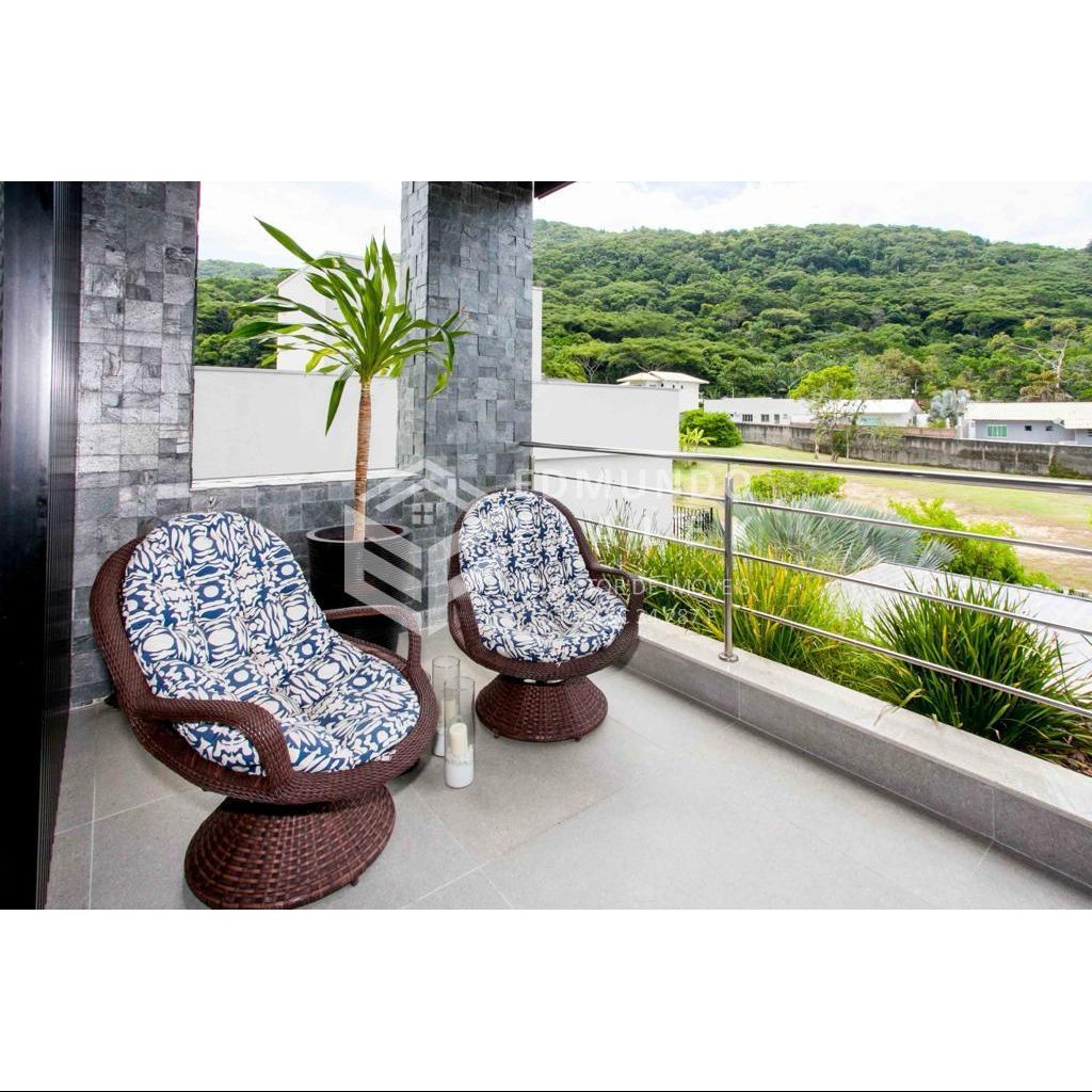 Casa Alto Padrão em Balneário Camboriú. 