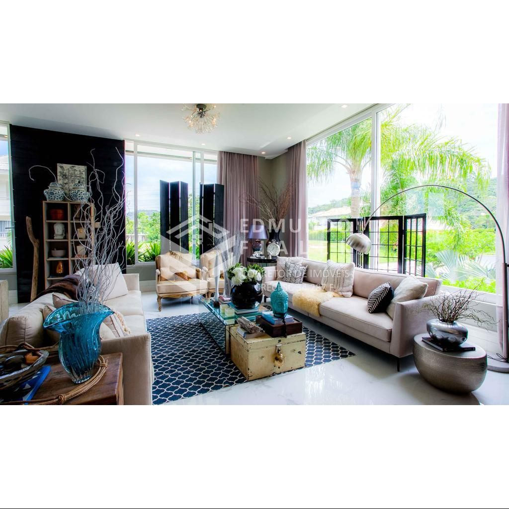 Casa Alto Padrão em Balneário Camboriú. 